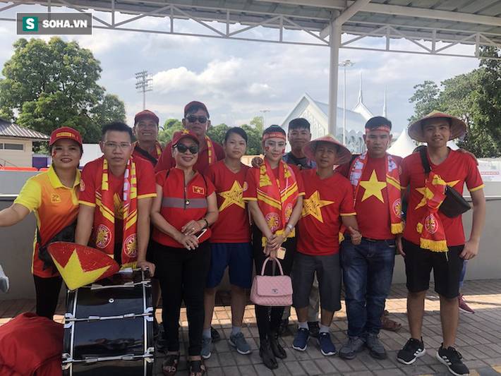 Fan Việt nhuộm đỏ SVĐ Binan, dự đoán chiến thắng áp đảo cho đội nhà-1