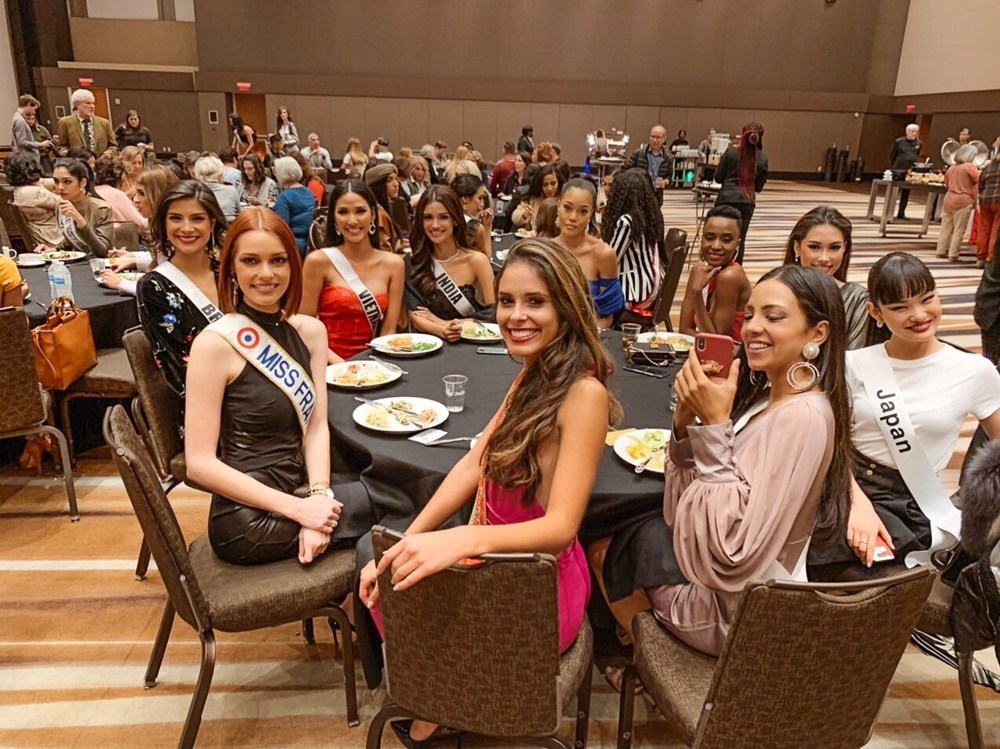 Hoàng Thùy nổi bật lấn án dàn thí sinh Hoa hậu Hoàn vũ 2019-4