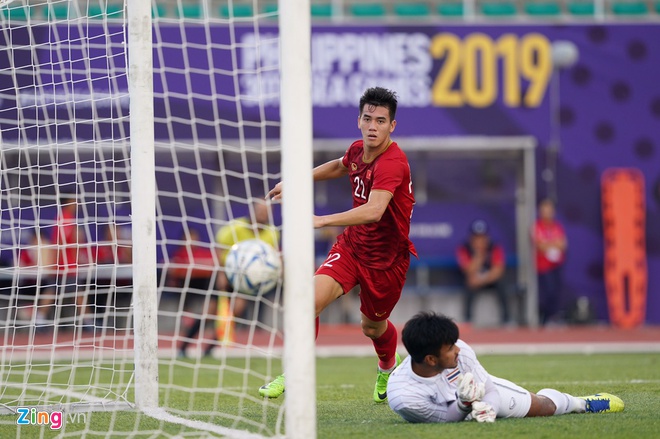 Việt Nam cho Thái Lan thành cựu vương sau trận hòa 2-2, tiến thẳng vào bán kết SEA Games với ngôi đầu bảng-10