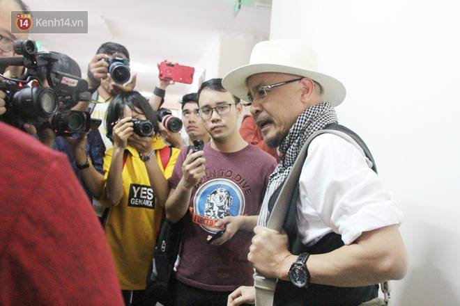 Bà Thảo bất ngờ không đến tòa nghe HĐXX tuyên án, ông Vũ cho biết không giành giật gì, rất sợ khi đối diện với 4 người con-7