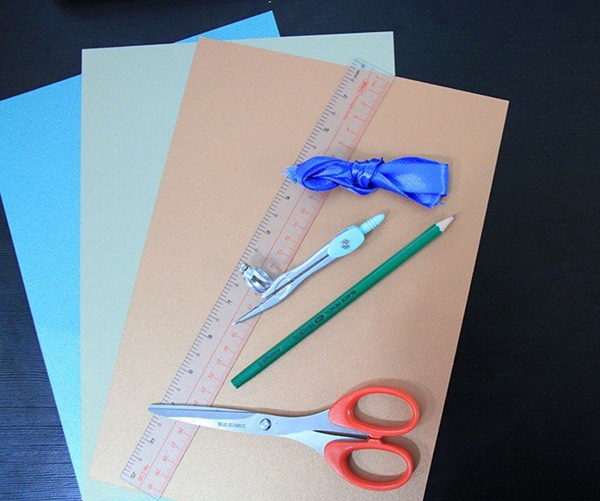 Cô bé suýt bị mù vì đầu bút chì bắn thẳng vào mắt-4