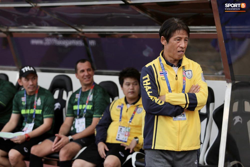 Thầy Park và HLV trưởng Thái Lan không bắt tay nhau ở trận đấu quyết định tại SEA Games 30-4