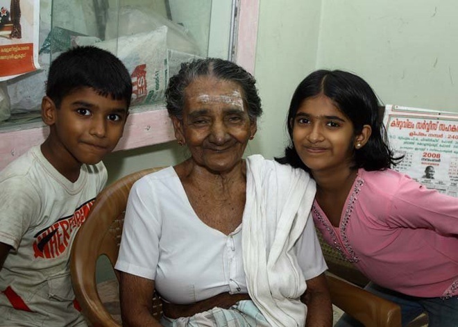 Cụ bà 105 tuổi học xong lớp 4-2