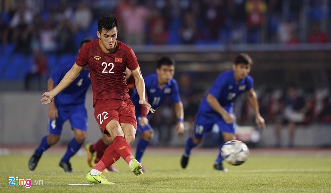 Việt Nam cho Thái Lan thành cựu vương sau trận hòa 2-2, tiến thẳng vào bán kết SEA Games với ngôi đầu bảng-1