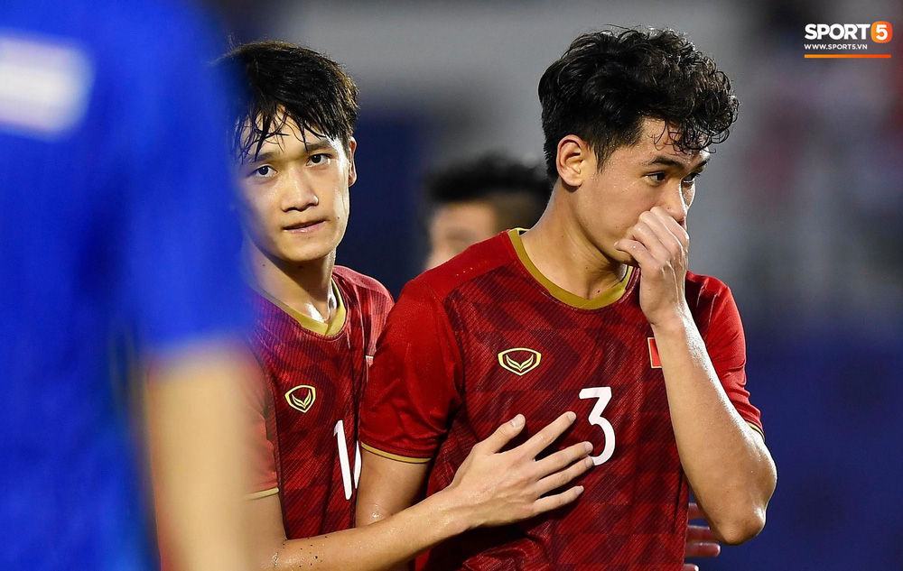 U22 Việt Nam ăn mừng đầy cảm xúc sau bàn thắng gỡ hòa 2-2 của Tiến Linh vào lưới U22 Thái Lan-5