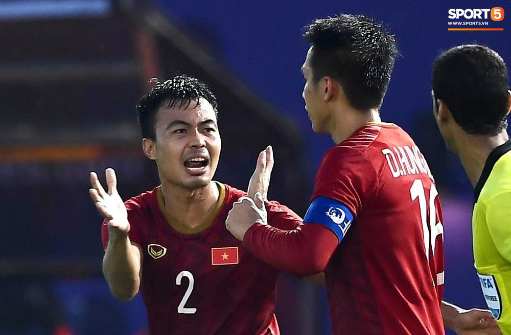 U22 Việt Nam ăn mừng đầy cảm xúc sau bàn thắng gỡ hòa 2-2 của Tiến Linh vào lưới U22 Thái Lan-11