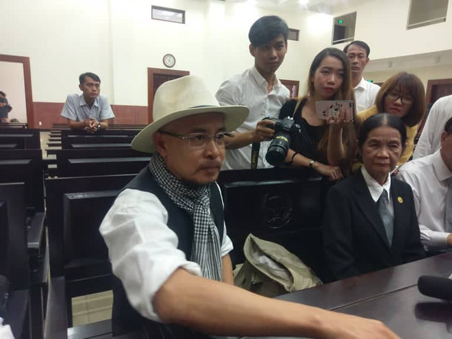 Tòa cho ông Vũ, bà Thảo ly hôn. 4 con do bà Thảo nuôi, ông Vũ cấp dưỡng mỗi năm 10 tỷ đồng-2