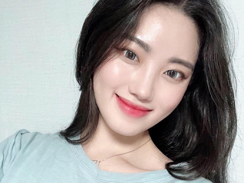 5 loại kem dưỡng ẩm dành cho người lười: Khô đâu bôi đấy và đặc biệt dùng được cả mặt lẫn cơ thể-6