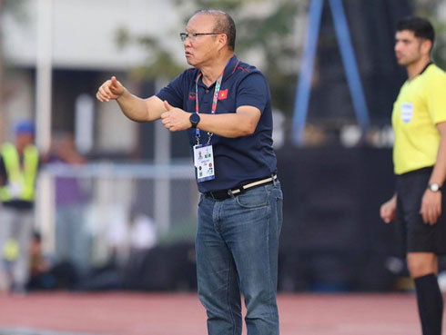 HLV Thái Lan buồn bã thừa nhận phải học hỏi Việt Nam, hẹn thầy Park một ngày tái chiến-1