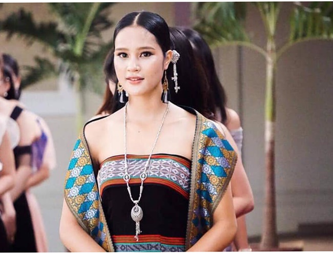4 cô gái Lào hot ở Việt Nam mặc đồ truyền thống lẫn hiện đại đều thu hút-4