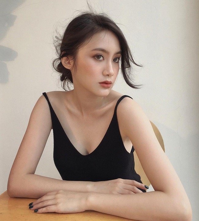 4 cô gái Lào hot ở Việt Nam mặc đồ truyền thống lẫn hiện đại đều thu hút-9