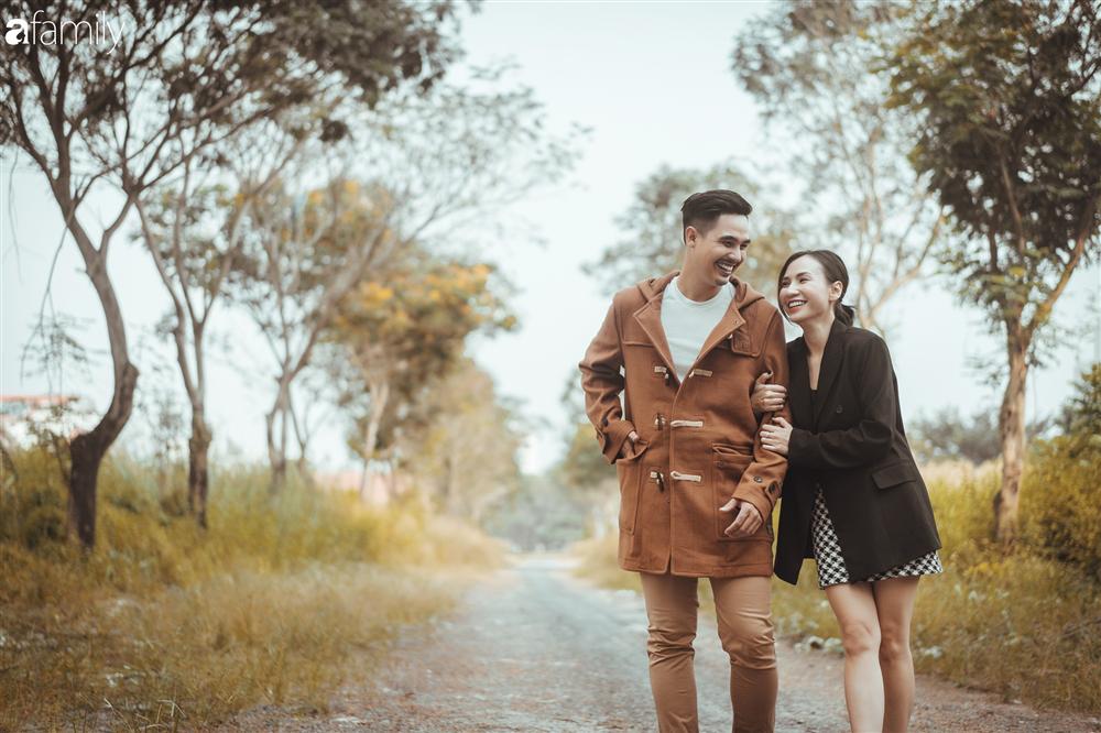 Gia đình Quỳnh Trâm - Baggio khoe bộ ảnh Sài Gòn se lạnh đẹp đến nao lòng, biểu cảm cực đáng yêu của 2 bé sinh đôi khiến ai cũng thích thú-4