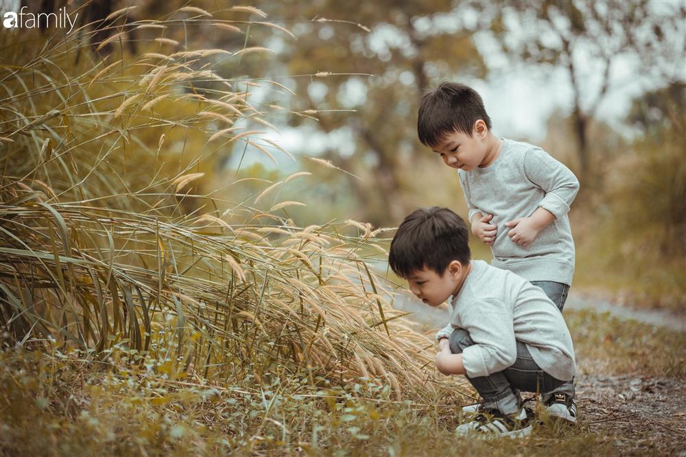 Gia đình Quỳnh Trâm - Baggio khoe bộ ảnh Sài Gòn se lạnh đẹp đến nao lòng, biểu cảm cực đáng yêu của 2 bé sinh đôi khiến ai cũng thích thú-7