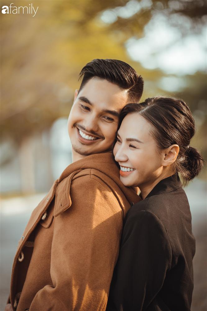 Gia đình Quỳnh Trâm - Baggio khoe bộ ảnh Sài Gòn se lạnh đẹp đến nao lòng, biểu cảm cực đáng yêu của 2 bé sinh đôi khiến ai cũng thích thú-8