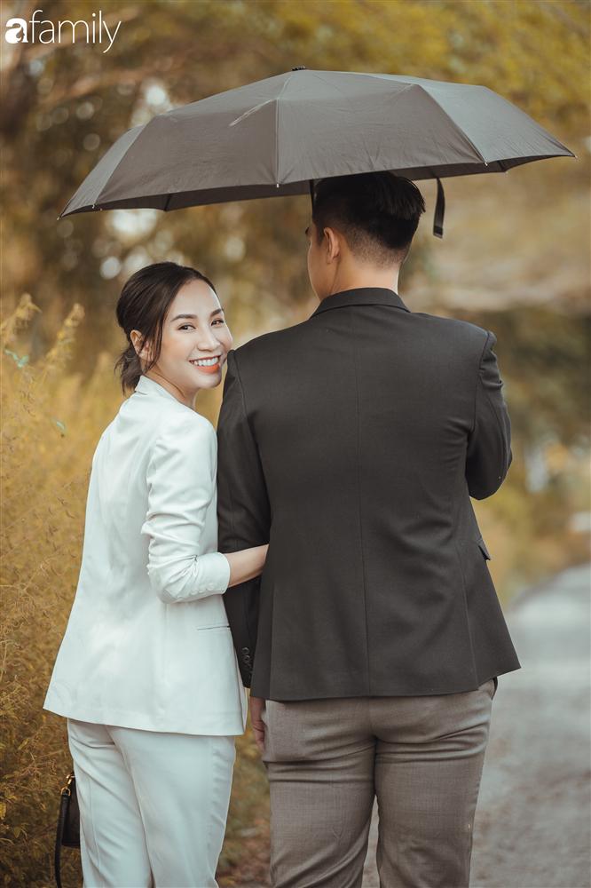 Gia đình Quỳnh Trâm - Baggio khoe bộ ảnh Sài Gòn se lạnh đẹp đến nao lòng, biểu cảm cực đáng yêu của 2 bé sinh đôi khiến ai cũng thích thú-15