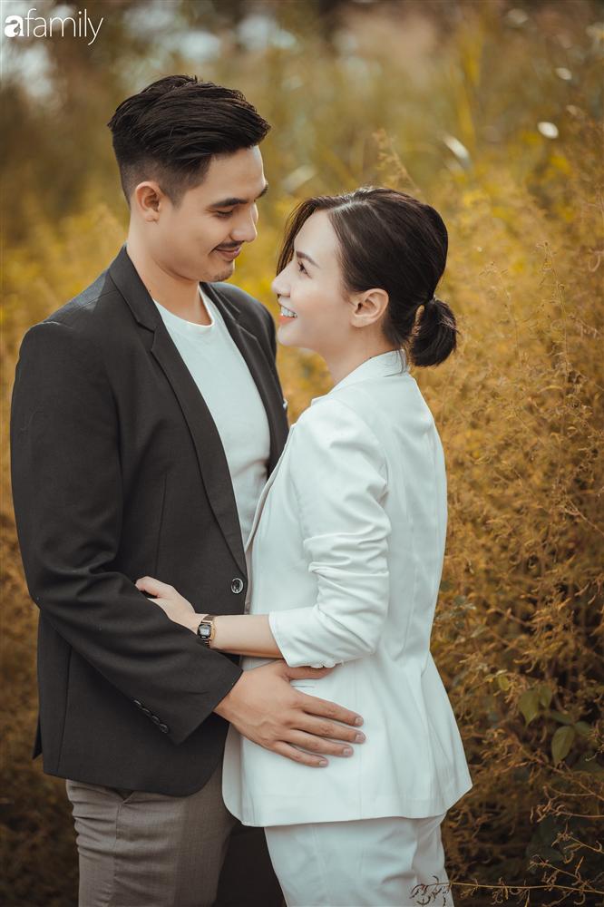 Gia đình Quỳnh Trâm - Baggio khoe bộ ảnh Sài Gòn se lạnh đẹp đến nao lòng, biểu cảm cực đáng yêu của 2 bé sinh đôi khiến ai cũng thích thú-16