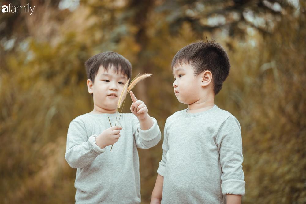 Gia đình Quỳnh Trâm - Baggio khoe bộ ảnh Sài Gòn se lạnh đẹp đến nao lòng, biểu cảm cực đáng yêu của 2 bé sinh đôi khiến ai cũng thích thú-17