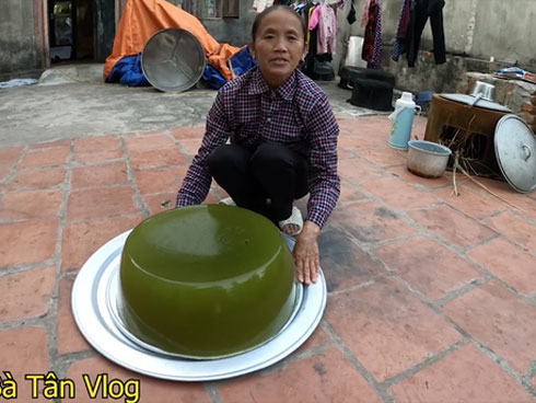 Tuyên bố làm thạch 7 tầng nhưng chỉ được 4 tầng, lần này Bà Tân Vlog còn mượn luôn hình trên mạng để làm thumbnail-11