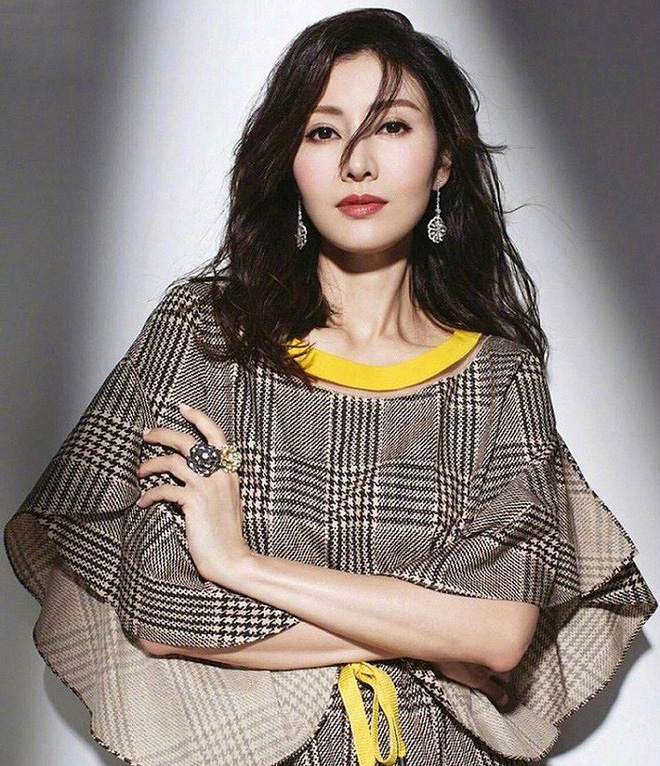 Hoa hậu đẹp nhất lịch sử Hong Kong: Bỏ tài tử nổi tiếng, lao vào các cuộc tình vật chất với đại gia-5