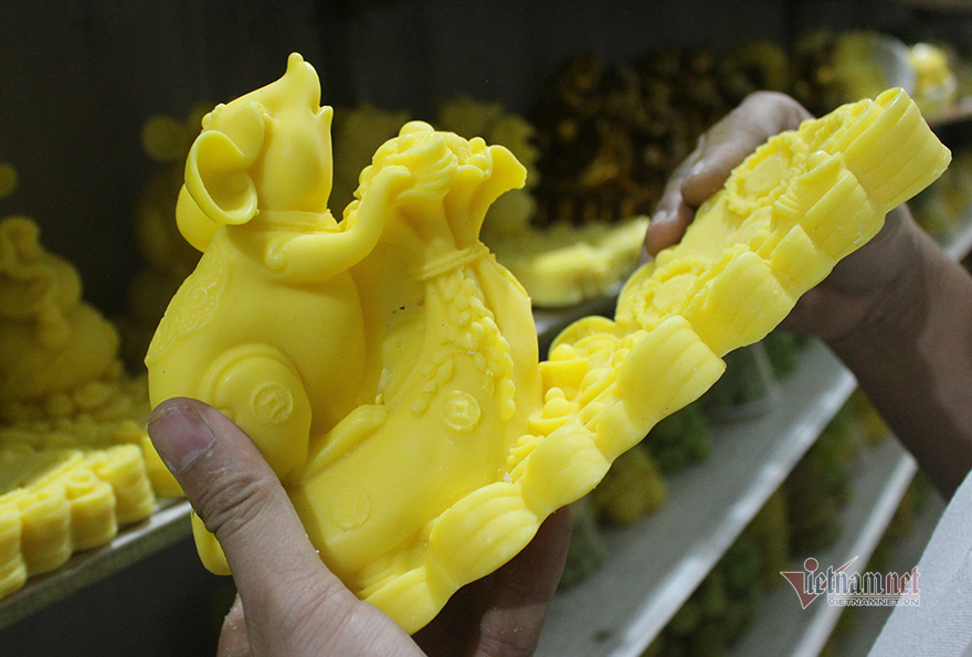 Chuột cõng chĩnh vàng cháy sáng, sốt hàng Tết năm nay-7