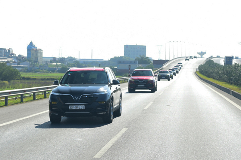 Gần 100 xe VinFast khởi động hành trình 1.000km chinh phục địa đầu Tổ quốc-3