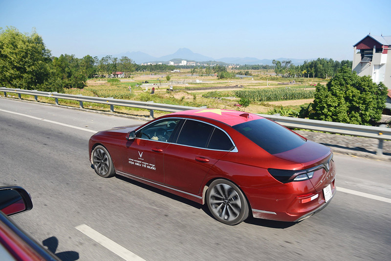 Gần 100 xe VinFast khởi động hành trình 1.000km chinh phục địa đầu Tổ quốc-4
