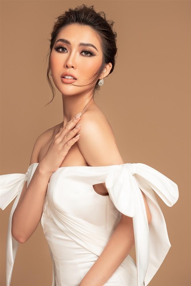 Tường Linh khoe sắc vóc trước thềm chung kết Hoa hậu Hoàn vũ 2019-2