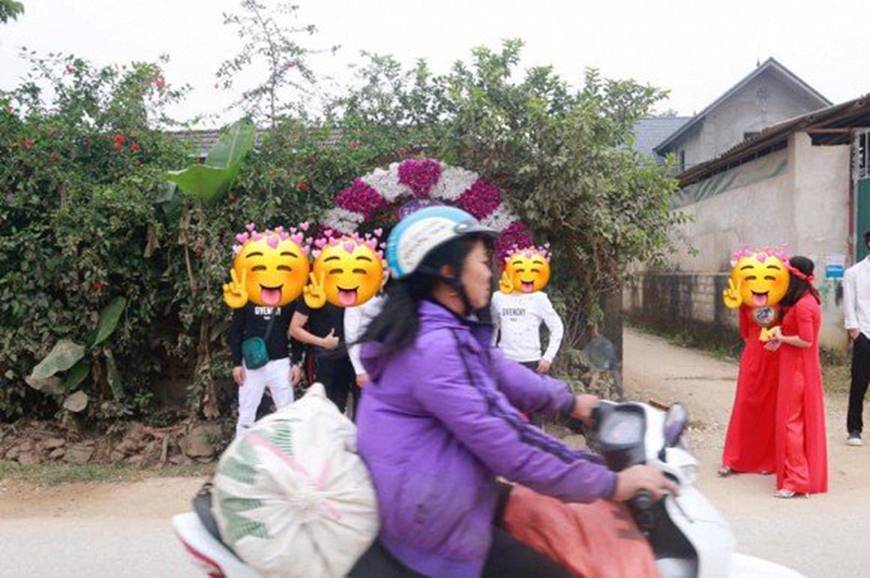 Chụp xong album đám cưới, nhiếp ảnh gia than thở suýt bị quan viên 2 họ cho... ăn đòn, nhưng nhìn xuống bức ảnh ai cũng phải gật gù: Đó là điều dễ hiểu thôi-1