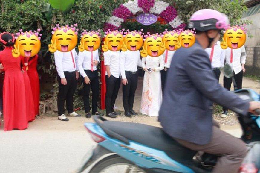 Chụp xong album đám cưới, nhiếp ảnh gia than thở suýt bị quan viên 2 họ cho... ăn đòn, nhưng nhìn xuống bức ảnh ai cũng phải gật gù: Đó là điều dễ hiểu thôi-2