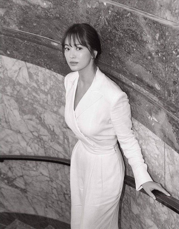 Việt Nam có Nhã Phương thì Hàn Quốc có Song Hye Kyo luôn ghi điểm với đồ trắng-4