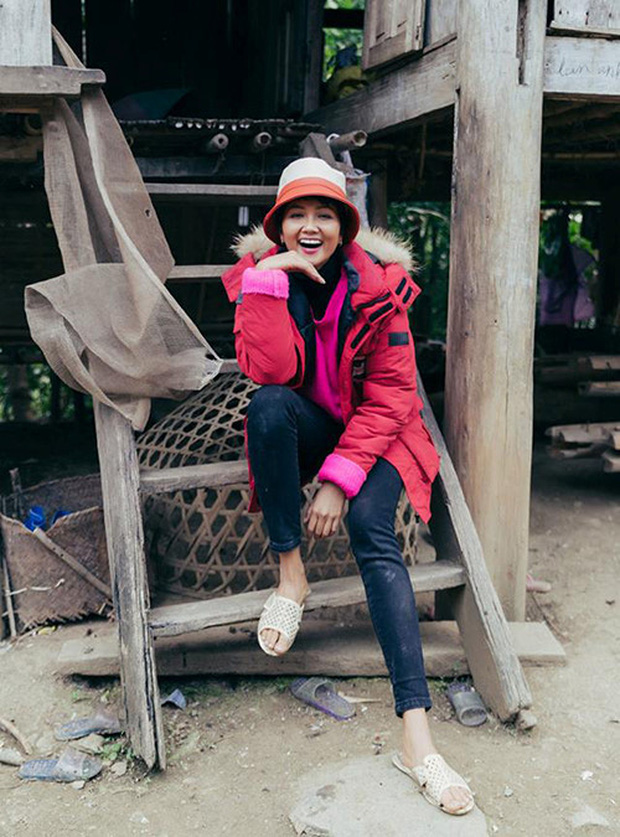 Chặng đường 2 năm đăng quang của HHen Niê: Nàng hậu sẵn sàng đi dép lê, lội ruộng, dung dị nhưng đầy cảm hứng-6