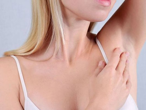 Ca sĩ Ngọc Linh: Lúc ấy nếu là khối u lành thì không sao, còn u ác tính thì tôi chỉ sống được thêm 6 tháng-3