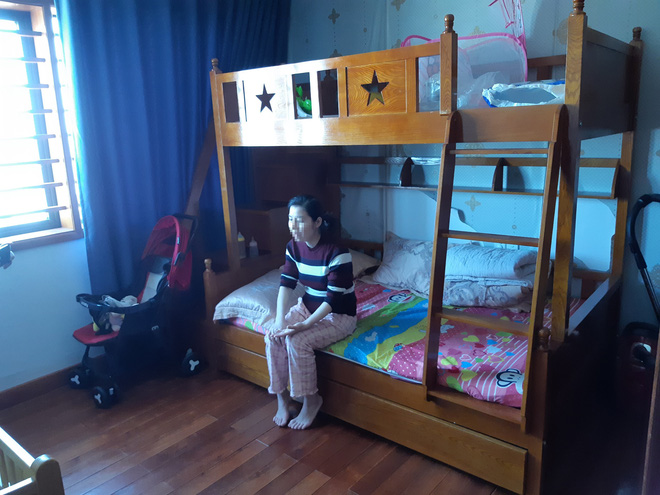 Xem video con bị giúp việc dốc ngược lắc qua lắc lại mà tôi chết lặng, không dám xem hết-2