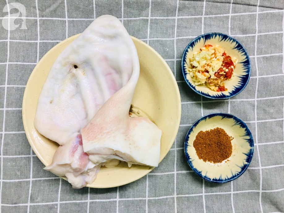 Đổi món cuối tuần với tai heo khìa nước dừa giòn sựt thơm nức-1