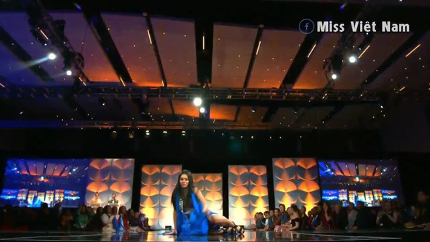 Hoàng Thùy chốt sổ vòng thi dạ hội với váy xuyên thấu gợi cảm trong đêm bán kết Miss Universe, lập tức được dự đoán Top 10!-4