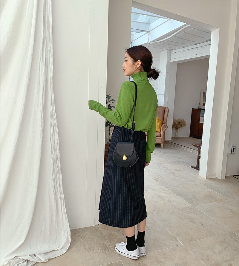 Rất khó để chị em ngó lơ” 4 công thức diện áo len + chân váy xinh xắn quá mức quy định này-1