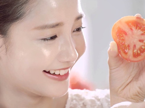 Chị em mua thanh long về làm mặt nạ này thì da dẻ mượt mà, nếp nhăn cũng mờ đi thấy rõ-8