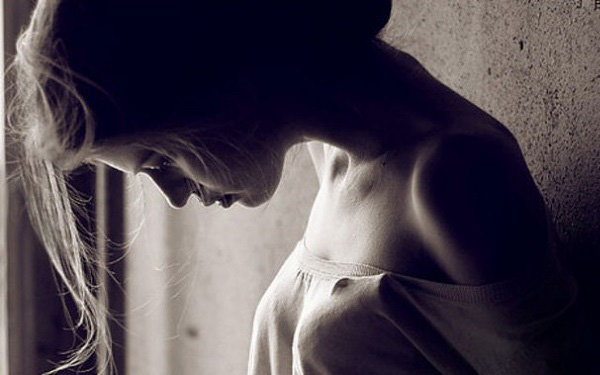 Đang chụp ảnh cưới thì có tin nhắn đến, vừa đọc xong, tim tôi đập loạn nhịp và bỏ chạy khỏi tiệm ảnh-2