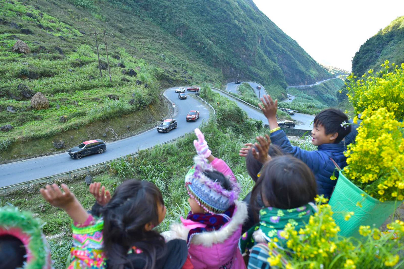 Đoàn xe mắt hí” chinh phục những cung đường thách thức bậc nhất địa đầu Tổ quốc-5