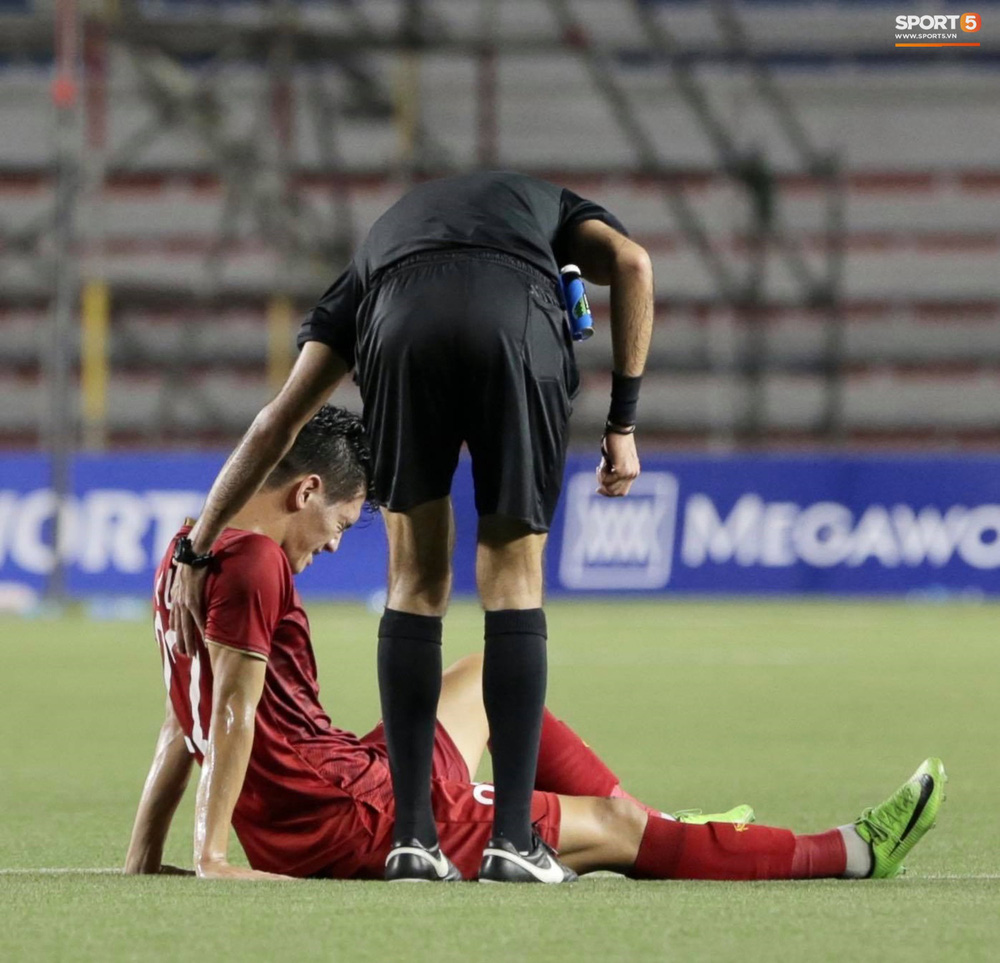 Tiến Linh dính chấn thương, lo lắng càng đè nặng lên vai HLV Park Hang-seo trước thềm chung kết SEA Games 30-1