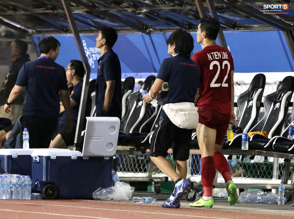 Tiến Linh dính chấn thương, lo lắng càng đè nặng lên vai HLV Park Hang-seo trước thềm chung kết SEA Games 30-6