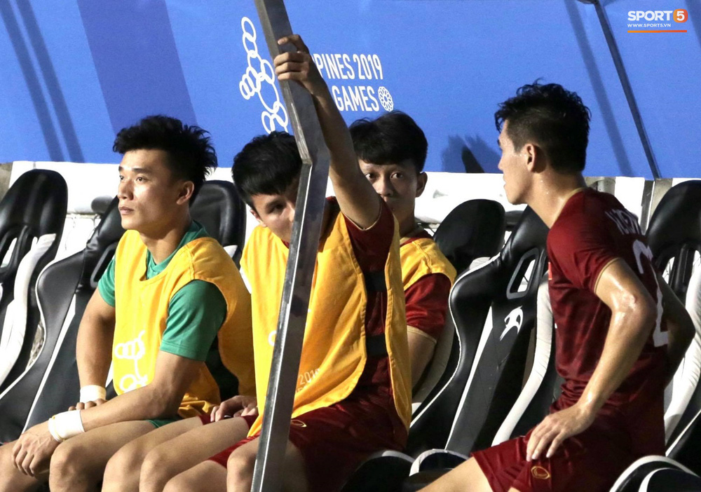 Tiến Linh dính chấn thương, lo lắng càng đè nặng lên vai HLV Park Hang-seo trước thềm chung kết SEA Games 30-7
