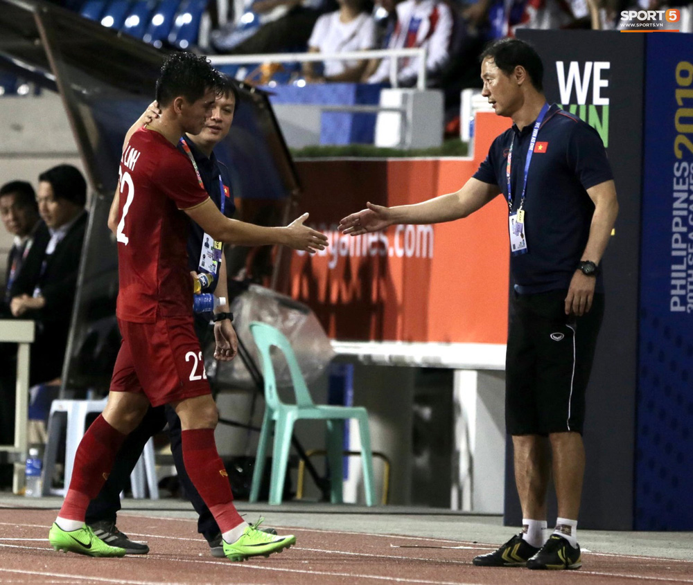 Tiến Linh dính chấn thương, lo lắng càng đè nặng lên vai HLV Park Hang-seo trước thềm chung kết SEA Games 30-10