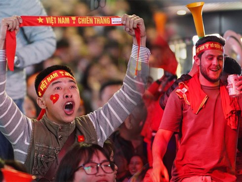 U22 Việt Nam đả bại U22 Campuchia với 4 bàn không gỡ, CĐV sung sướng reo hò: