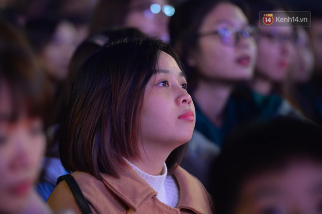 U22 Việt Nam đả bại U22 Campuchia với 4 bàn không gỡ, CĐV sung sướng reo hò: Vô chung kết thôi bà con-62