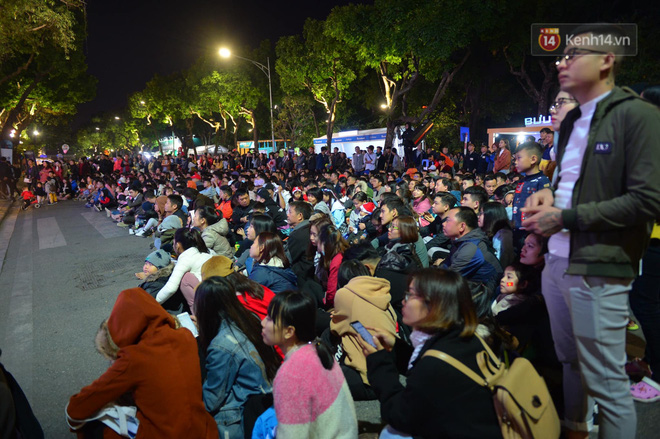 U22 Việt Nam đả bại U22 Campuchia với 4 bàn không gỡ, CĐV sung sướng reo hò: Vô chung kết thôi bà con-64