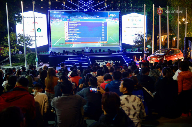 U22 Việt Nam đả bại U22 Campuchia với 4 bàn không gỡ, CĐV sung sướng reo hò: Vô chung kết thôi bà con-65