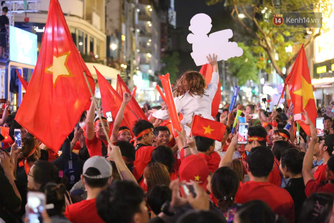 U22 Việt Nam đả bại U22 Campuchia với 4 bàn không gỡ, CĐV sung sướng reo hò: Vô chung kết thôi bà con-1