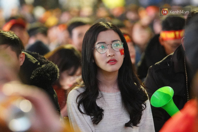 U22 Việt Nam đả bại U22 Campuchia với 4 bàn không gỡ, CĐV sung sướng reo hò: Vô chung kết thôi bà con-24