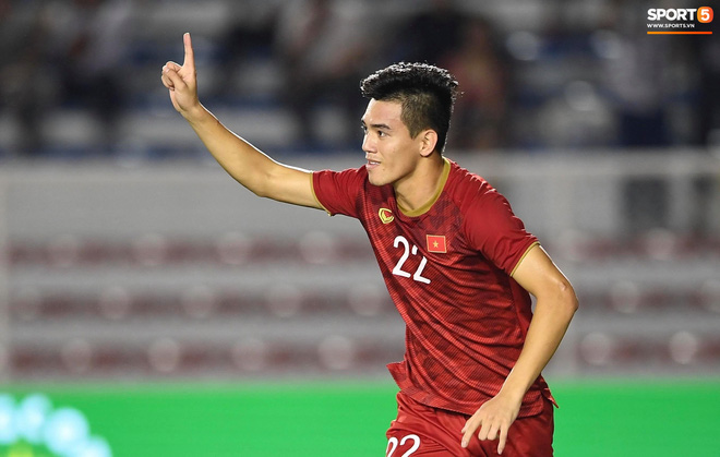 Đức Chinh hóa siêu tiền đạo, khiến HLV U22 Campuchia ngừng gáy trước U22 Việt Nam-2